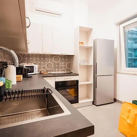 Apartamento Sweethome Ampio Bilocale In Centro Con Parcheggio Gratuito Coperto Vicino A Stazione Como-milano *